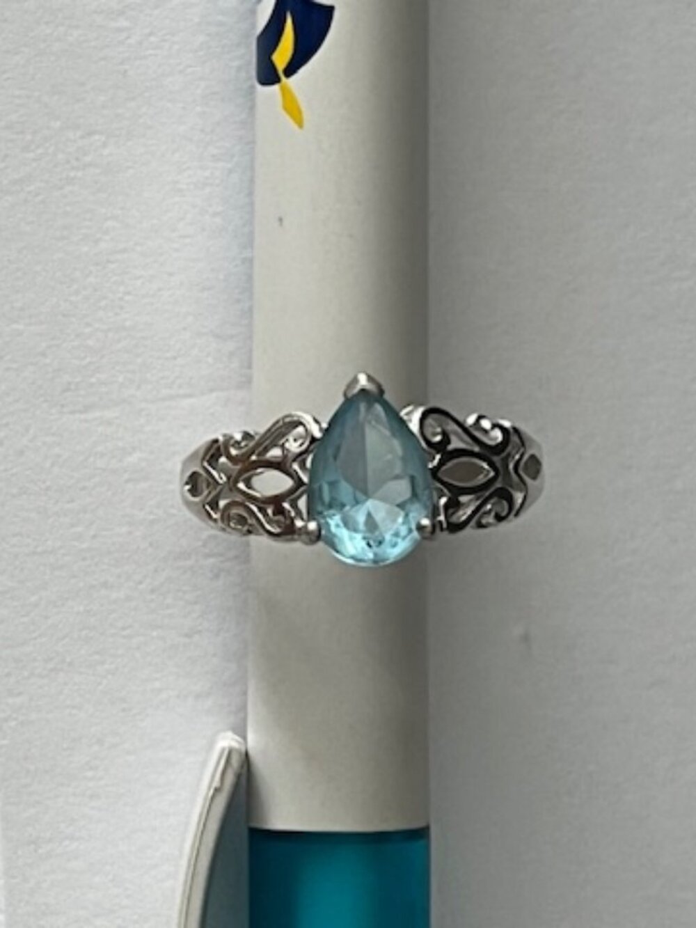 VINTAGE SKY BLUE TOPAZ 925 STERLING SILVER OPENWORK BAND RING Sz. 8